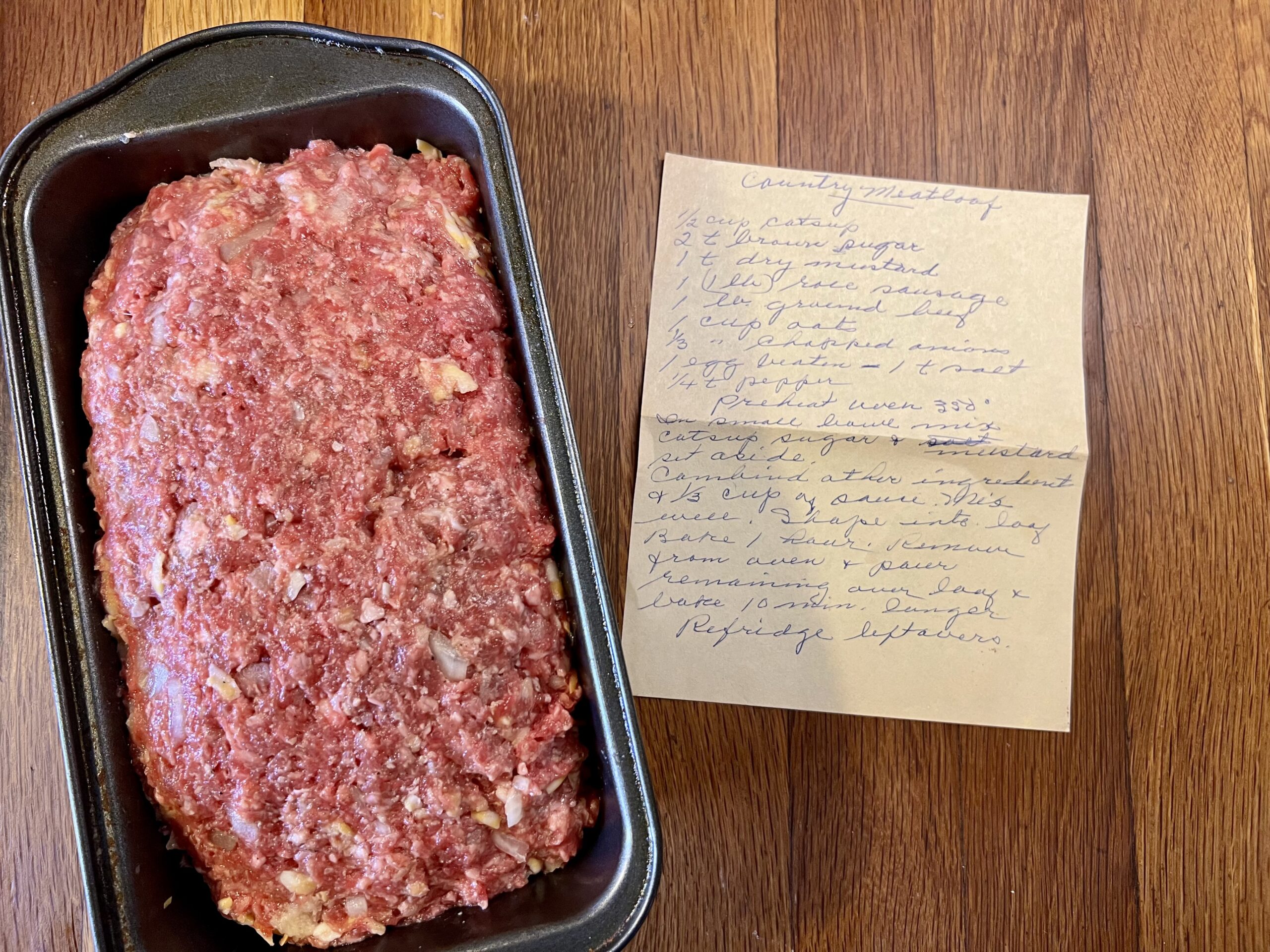 Easy Old Fashioned Meatloaf Recipe with Ground Beef and Sausage