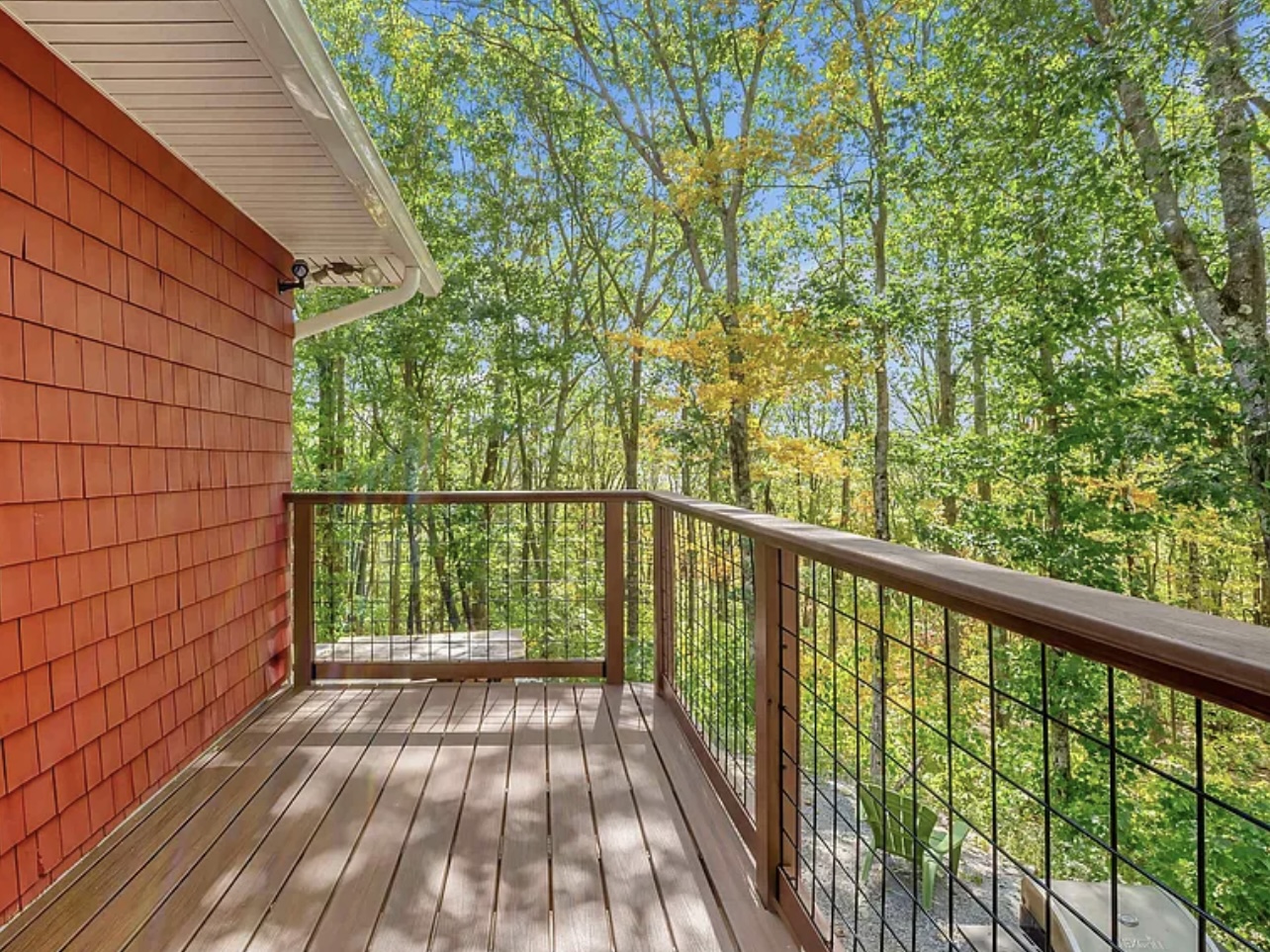 Beautiful DIY Trex Decking + Cattle Panel/Hog Wire Railing