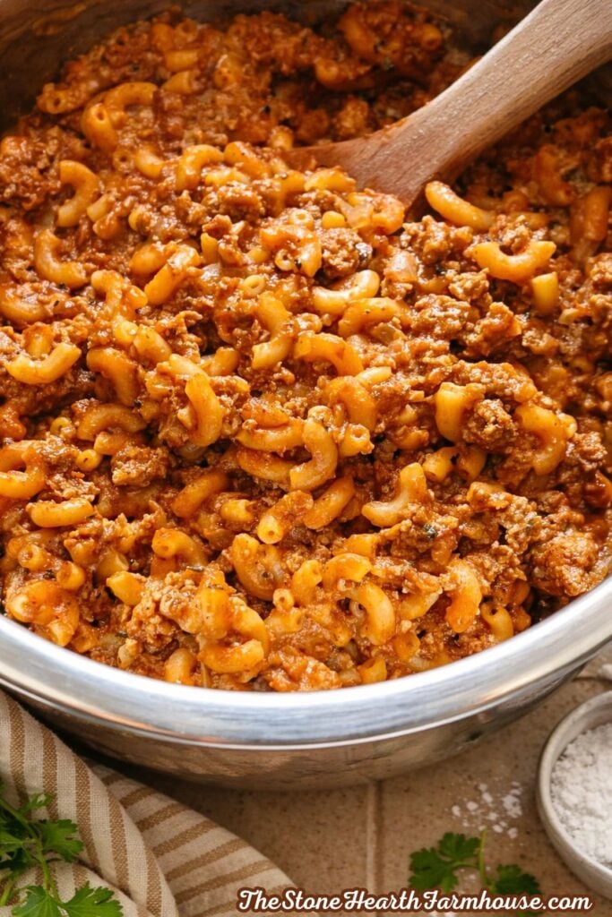 Homemade American chop suey with ground beef, elbow macaroni, and tomato sauce